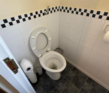 3 bedroom end of terrace house to rent - Photo 1