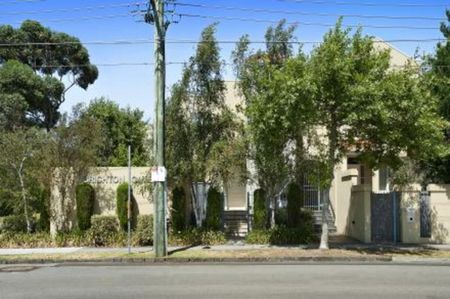 SUPERB TOWNHOUSE WALKING DISTANCE TO THE BAY - Photo 5