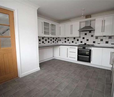 Walnut Close, Alton, Hampshire, GU34 - Photo 3