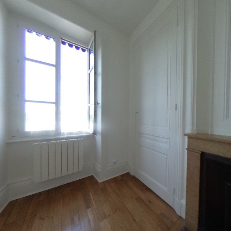 APPARTEMENT T3 A LOUER - LYON 7EME ARRONDISSEMENT - 55.36 m2 - 920 € charges comprises par mois - Photo 1