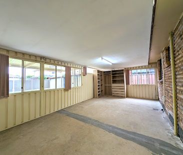 RENOVATED 3 BEDROOM HOUSE - Photo 5