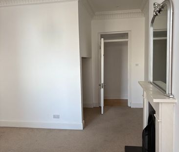 2 Bed Flat, Chesham Road, BN2 - Photo 3