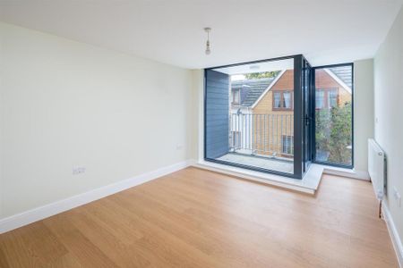 1 bedroom in a house share to rent - Photo 2