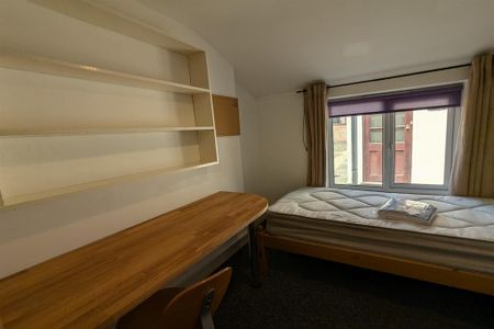 5 bedroom terraced house to rent - Photo 3