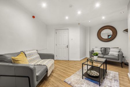 15 HYDE PARK TERRACE Leeds - LS6 1BJ - Photo 3