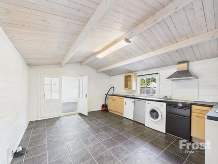 1 bedroom detached house to rent - Photo 3