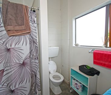 1/4 Kenmore Street, Westown - Photo 5