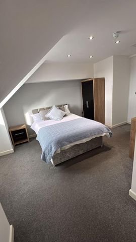 1 bedroom in a house share to rent - Photo 2