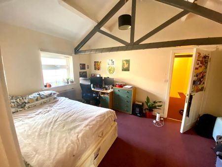 4 bedroom terraced house to rent - Photo 4