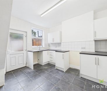 2 bedroom terraced house to rent - Photo 1