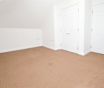 4 bedroom semi-detached house to rent - Photo 3
