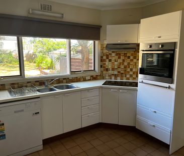 SUPER LOCATION- LOCATED WITHIN HIGH SCHOOL ZONE: - Photo 4