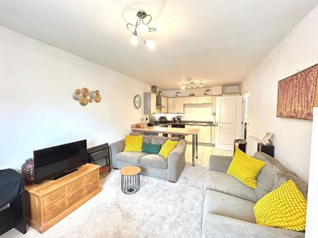 2 bedroom flat to rent - Photo 2