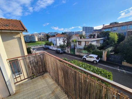 Location Appartement 3 pièces 49m² MARSEILLE 9ème - Photo 3