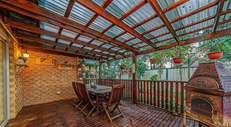 House with an Extra Commercial Kitchen! - Photo 2