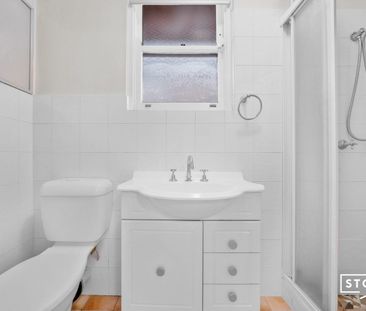 Bright & Spacious One Bedroom Unit - Photo 5