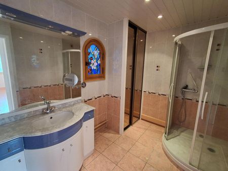 Location Appartement 4 pièces 100m² ST CHAMOND 42400 - Photo 4
