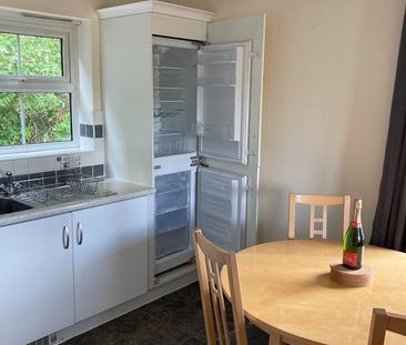 2 Bed Flat, Bull Lane, BS5 - Photo 1