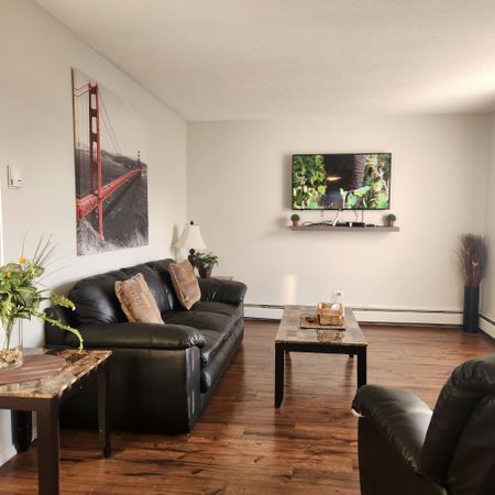 Unit 301, 3811 - 54 Avenue, Red Deer AB - Photo 3
