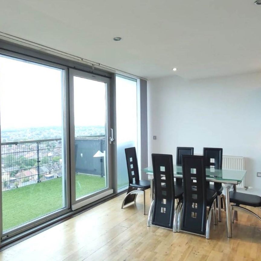 2 bed flat to rent - Photo 1