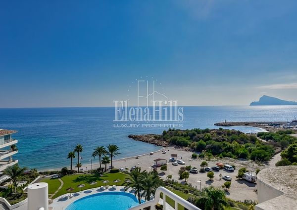 Beautiful luxury penthouse in a residential area on the first line of Mascarat beach, Altea, Alicante