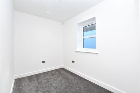 3 bedroom detached house to rent - Photo 5