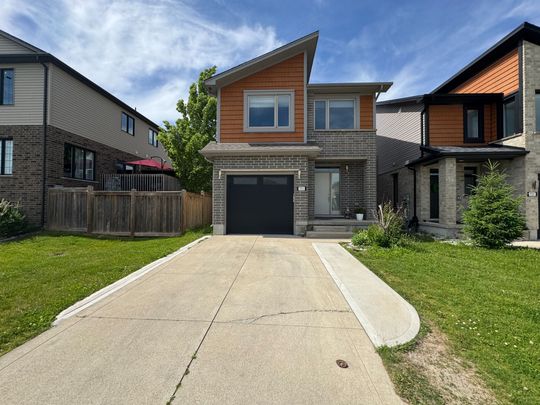 For Lease - 751 Freeport Street, London North, Ontario - Photo 1