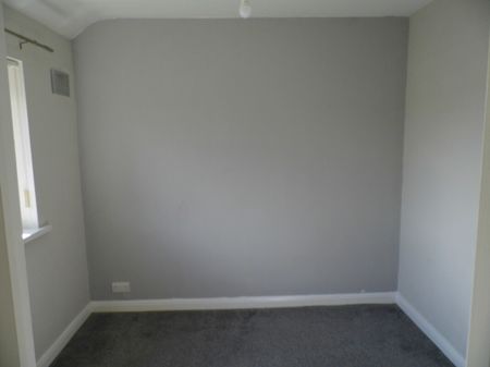 6 Manor Green Northallerton DL7 8BA - Photo 3