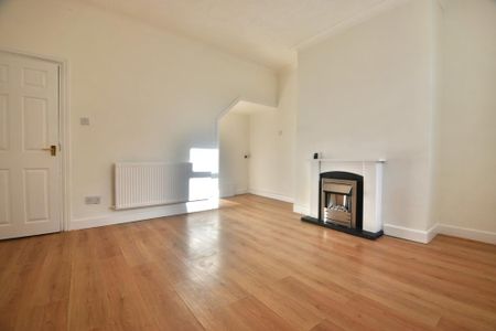 3 bedroom terraced house to rent - Photo 3