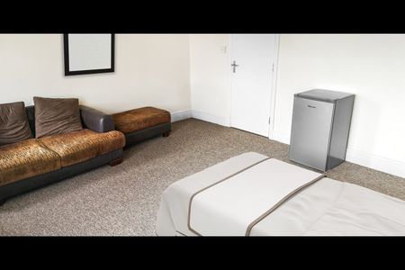 Room in a Shared House, Spring Lane, B24 - Photo 5