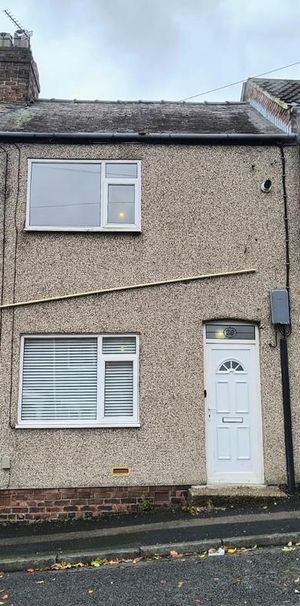 2 bedroom terraced house to rent - Photo 1
