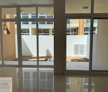 Ready to Move In | Close to Pool | Cozy - Photo 5