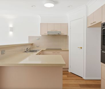 Beautifully Updated Three-Bedroom Home in a Prime Location! - Photo 3