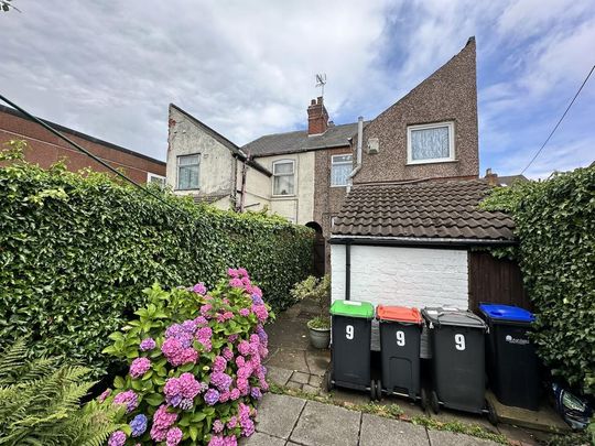 3 bedroom semi-detached house to rent - Photo 1