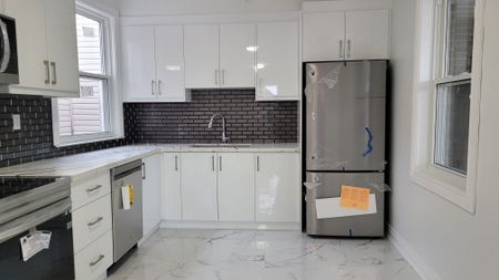 For Lease - 907 Barton Street Unit# 1, Hamilton, Ontario - Photo 4