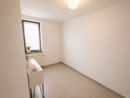 01492032 - Photo 3