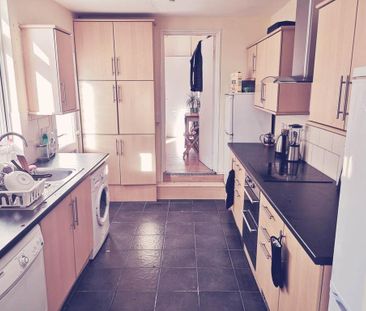 4 bedroom house to rent - Photo 3