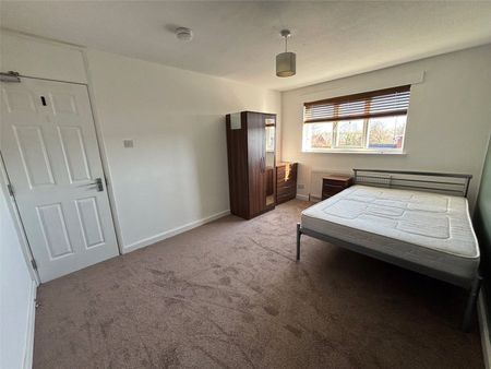 1 Bedroom House Share To Rent - Photo 2