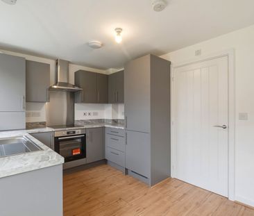 Bishop Drive, Radcliffe-On-Trent, NG12 - Photo 4