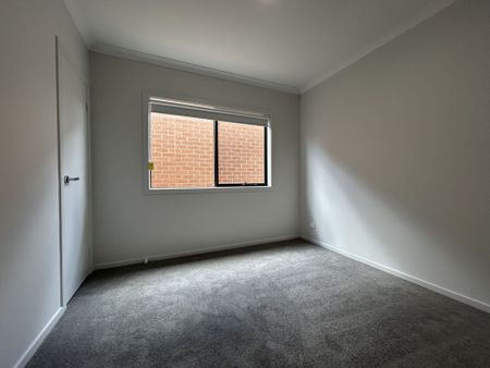 BRAND NEW FOUR BEDROOM HOME ! - Photo 5