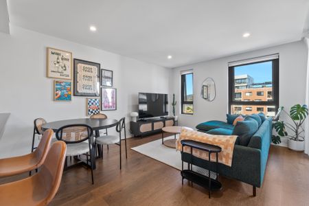 Fully Furnished Luxury Living by the Foreshore! - Photo 3