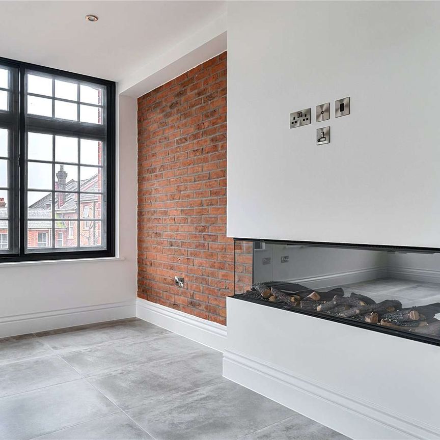 A unique two bedroom loft-style apartment in central Tunbridge Wells - Photo 1
