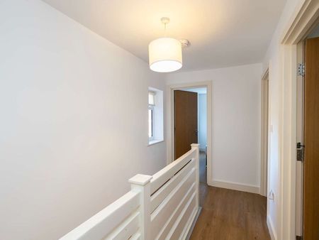 Accommodation for Undergraduate / MA Students @ 92 92 @ Room 1 - Photo 2