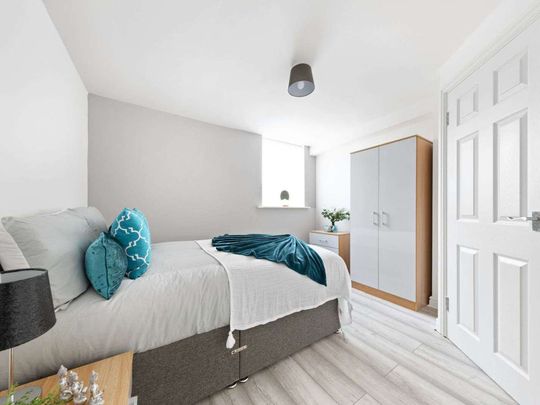 🏡 Newly Refurbished En-Suite Rooms Now Available in CV2! - Photo 1