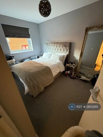 2 bedroom flat to rent - Photo 5