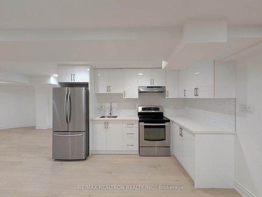 For Lease - 88 Baynards Lane, Richmond Hill, Ontario - Photo 1