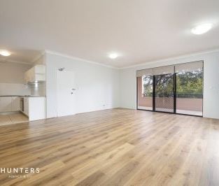 Villa Style Three Bedroom with Large Courtyard - Photo 3