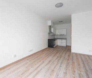 Moderní byt 2+kk s balkonem v centru města, 44 m - Photo 2