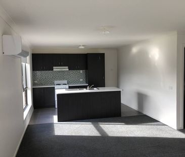 Sunny Spacious 4 Bedroom Home - Break Lease - Photo 1