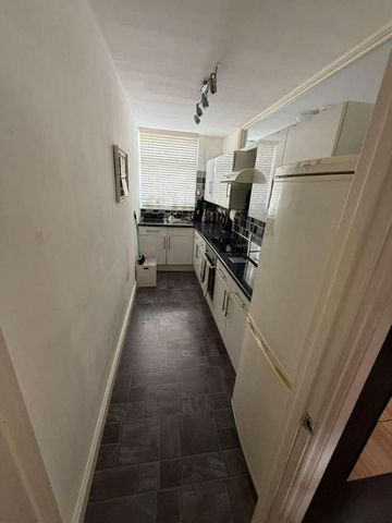 Peach Street, Wokingham, RG40 - Photo 4